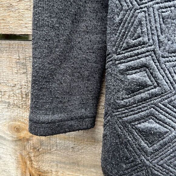 Forever 21 Gray Long Sleeve Pullover Crew Neck Geo Pattern Sweater Small - Picture 4 of 6